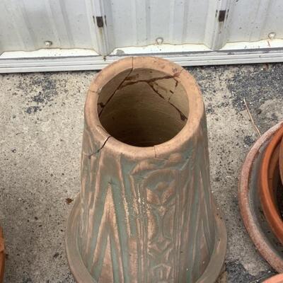 O2237 Terracotta Plant Pots and Bird Bath Stand