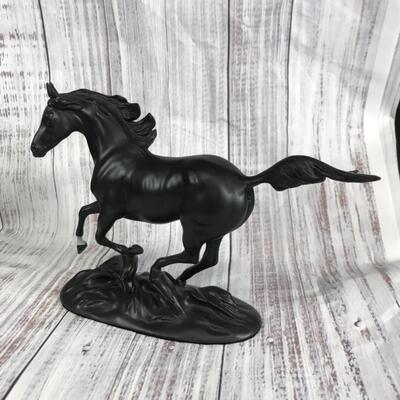 Franklin Mint 1986 Porcelain Horse Statue “Black Beauty“ by Pamela Du Boulay