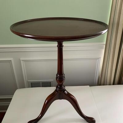 Lot 101: Old Town Tilt Top Accent Table