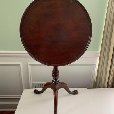 Lot 101: Old Town Tilt Top Accent Table