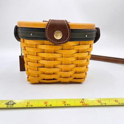 LONGABERGER 2000 COLLECTORâ€™S CLUB SMALL SADDLEBROOK BASKET PURSE 