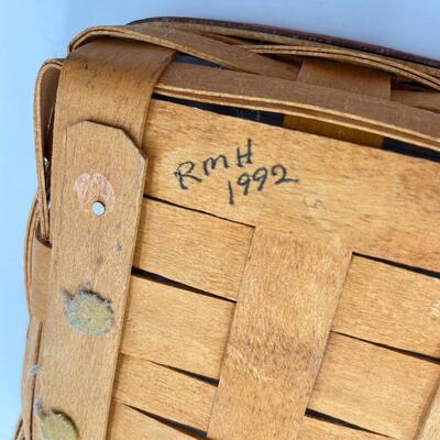 LONGABERGER 1992 â€œNOTE PALâ€ BASKET W/ LID