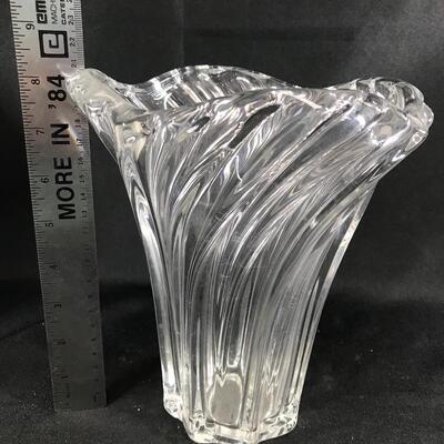 8.25â€œ Mikasa Ribbed Crystal Vase