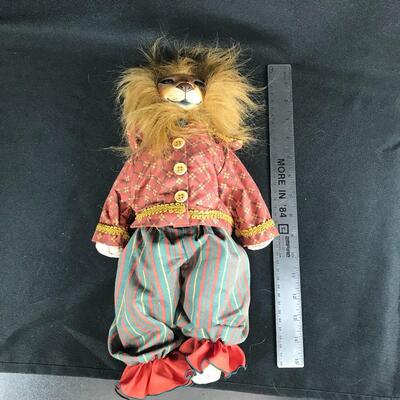 15â€ Lion Artist Doll