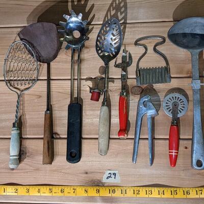 Nice collection of vintage kitchen utensils