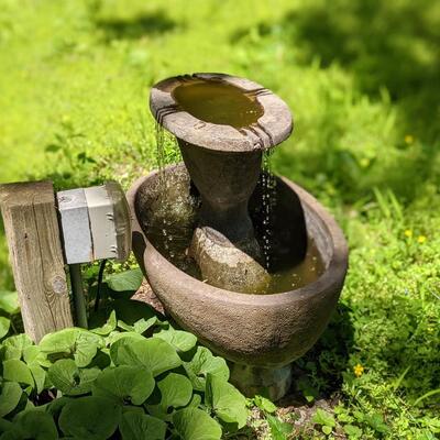 Stunning, excellent condition water fountain