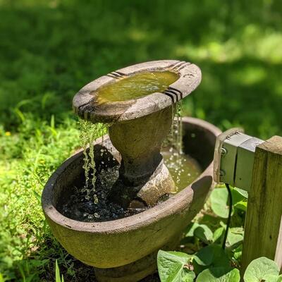 Stunning, excellent condition water fountain