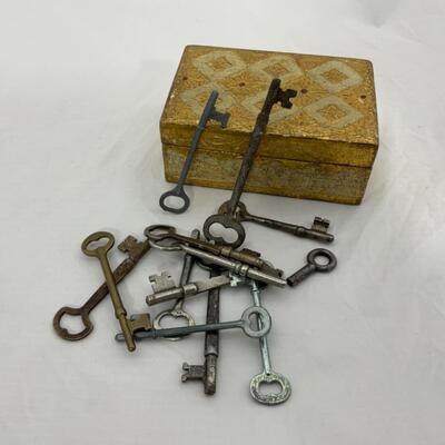 -17- TWELVE Skeleton Keys | Clock Key | Wood Box