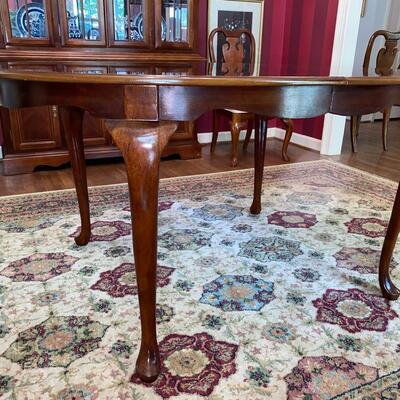 #17 Stunning Mahogany Queen Anne Dinning Table & Chairs 