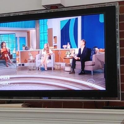 #18 Fantastic Large Sony Flat Screen TV 52"