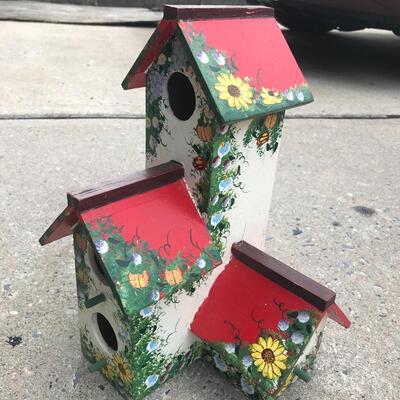 Lot 71:  Flower Pots/Garden Art, Birdhouses, and More 