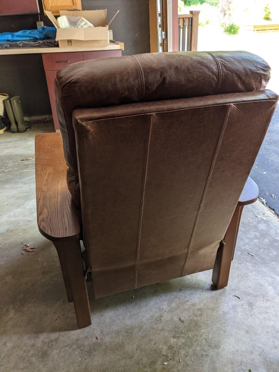 Beautiful Leather Reclinersmoker smell