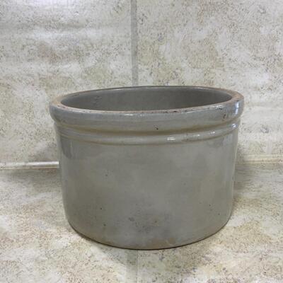 -40- VINTAGE | Squat One-Gallon Crock | Un-Marked