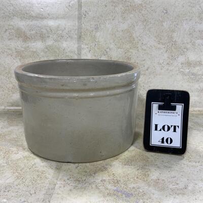 -40- VINTAGE | Squat One-Gallon Crock | Un-Marked