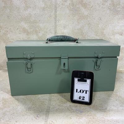 -42- VINTAGE | Metal Toolbox | Stashed full of tools