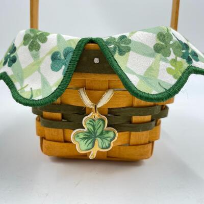LONGABERGER 1999 â€œLOTS OF LUCKâ€ BASKET W/ LID