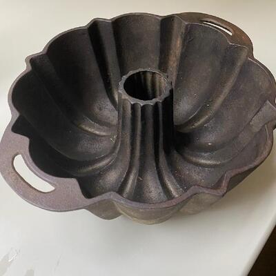 #27 Antique Cast Iron Bundt Pan
