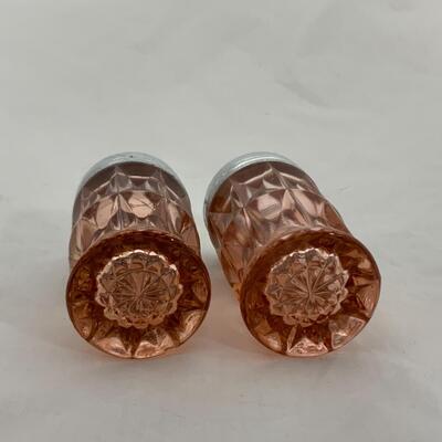 -62- VINTAGE | Beautifully Faceted Pink Glass | Salt and Pepper Set