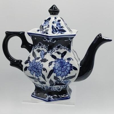 #39 Elegant Blue & White Oriental Porcelain