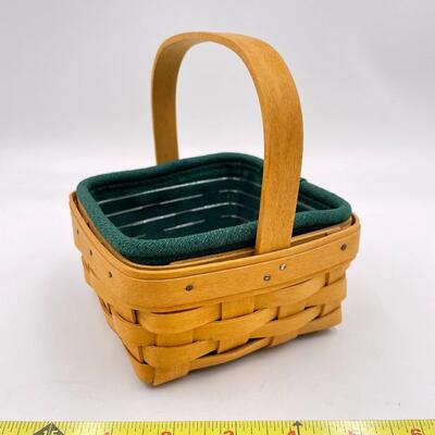 LONGABERGER 2001 TARRAGON BASKET