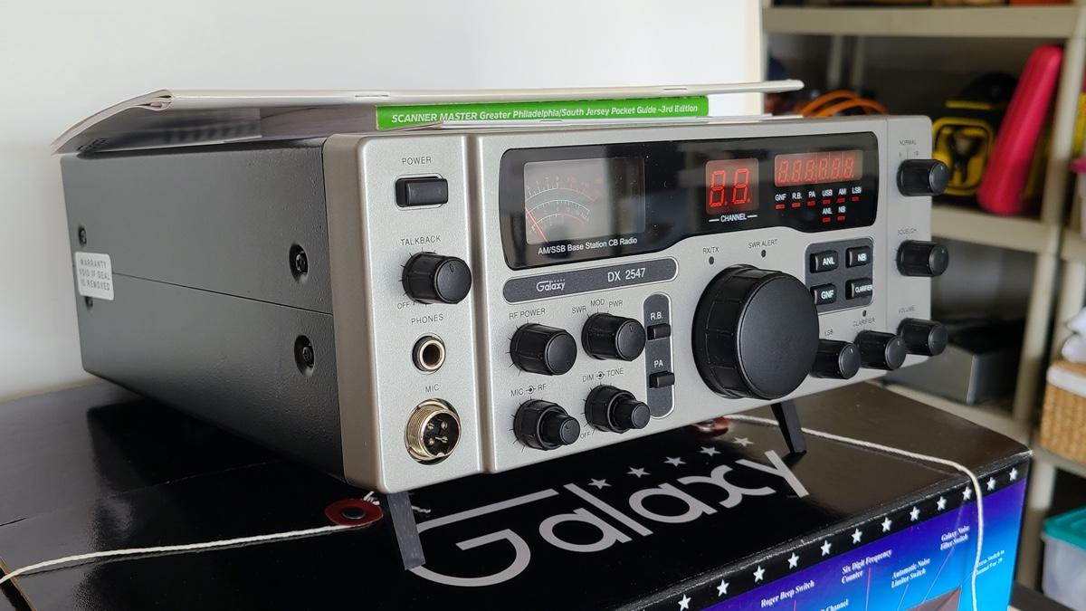 Lot 61 Galaxy DX 2547 CB Radio Base Station