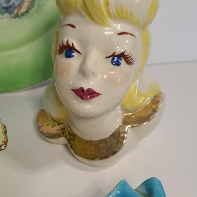 Lot 30: Vintage Collectibles: 1940s Head, Dresser Vanity Dish and More 