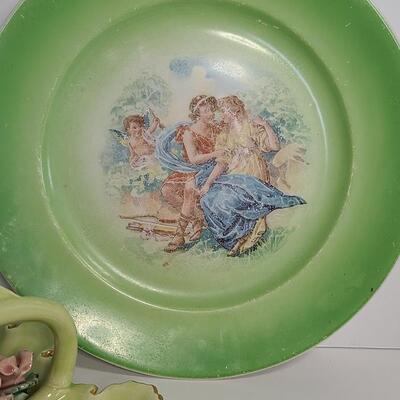 Lot 30: Vintage Collectibles: 1940s Head, Dresser Vanity Dish and More 
