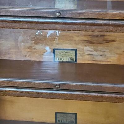 Lot 15: The Globe-Wernicke Co. Barrister Bookcase Oak  (Lot 1)