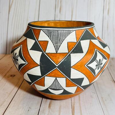 Lot 64  Native American Hopi Painted Pot Geometric Design Signed Mary Miller AS IS