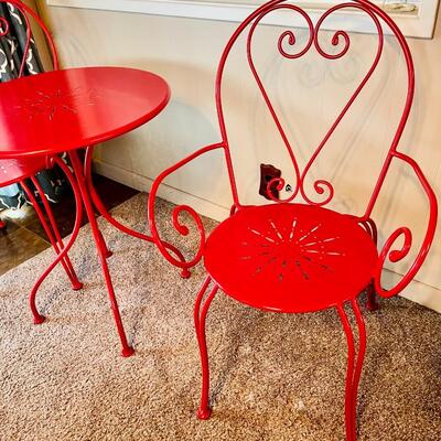 Lot 72  Red Metal Bistro Table w/2 Chairs