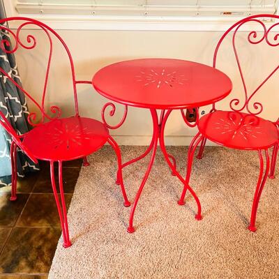 Lot 72  Red Metal Bistro Table w/2 Chairs