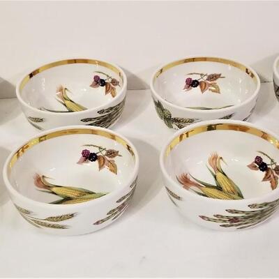 Lot #16  Set of 8 Royal Worcester "Evesham" bowls - England