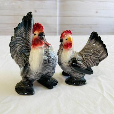 Lot 111  Vintage Rooster & Hen Ceramic Figurines 