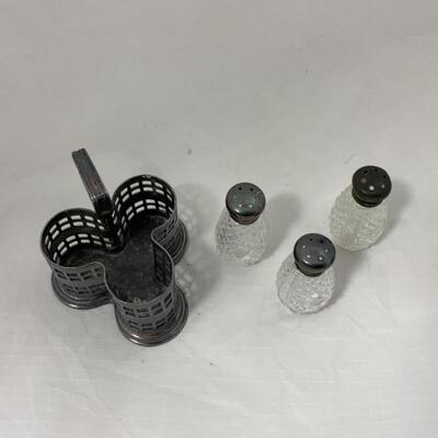 -120- VINTAGE | Married Shaker Set 