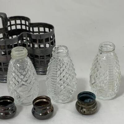 -120- VINTAGE | Married Shaker Set 