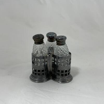 -120- VINTAGE | Married Shaker Set 