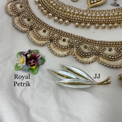 -122- ESTATE JEWELRY | Marked Costume Pieces | Eisenberg | Trifari