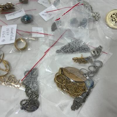 -126- ESTATE JEWELRY | Over 2 Dozen Pieces