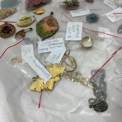 -126- ESTATE JEWELRY | Over 2 Dozen Pieces