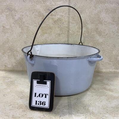 -136- Cast Iron | Porcelain | Long Handled Pot