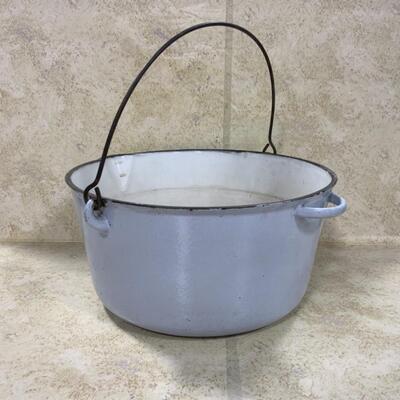 -136- Cast Iron | Porcelain | Long Handled Pot