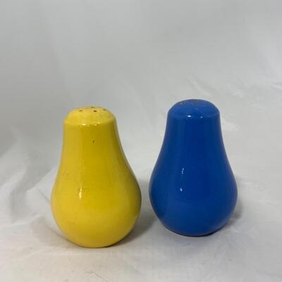 -145- VINTAGE | Unmarked Hall | Salt and Pepper Set