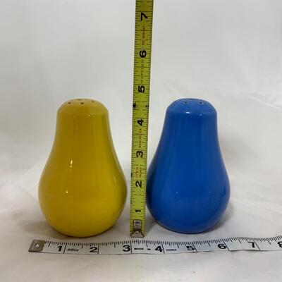 -145- VINTAGE | Unmarked Hall | Salt and Pepper Set