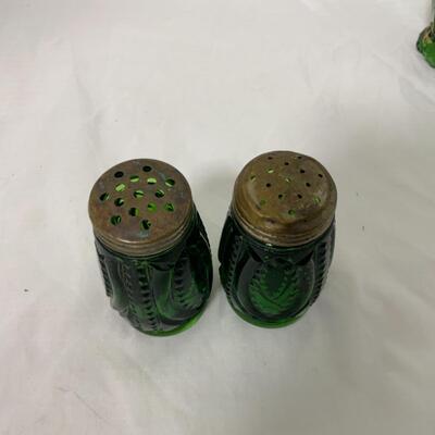 -148- ANTIQUE | Emerald | Salt and Pepper | Spooner | Issues