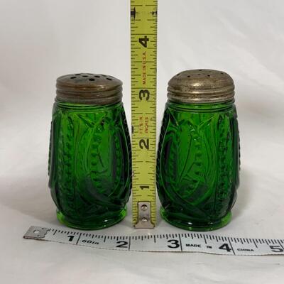 -148- ANTIQUE | Emerald | Salt and Pepper | Spooner | Issues