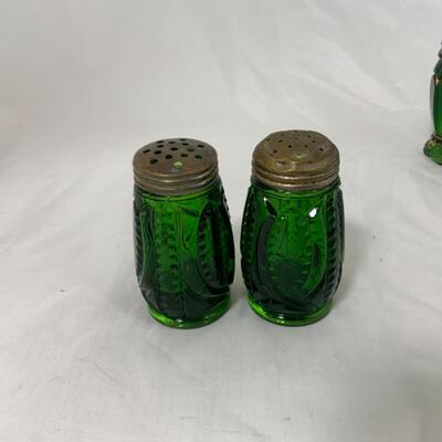 -148- ANTIQUE | Emerald | Salt and Pepper | Spooner | Issues