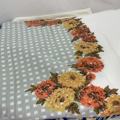 -160- VINTAGE | 10 Table Cloths | Printed | Embroidered | Linens