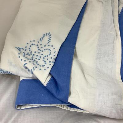 -160- VINTAGE | 10 Table Cloths | Printed | Embroidered | Linens