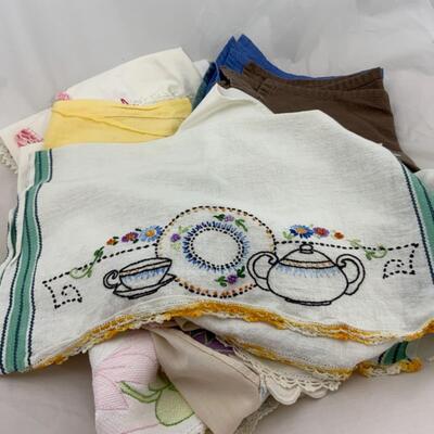 -161- VINTAGE | Linens | Runners | Dresser Scarves | Tea Towels