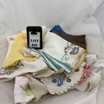 -161- VINTAGE | Linens | Runners | Dresser Scarves | Tea Towels